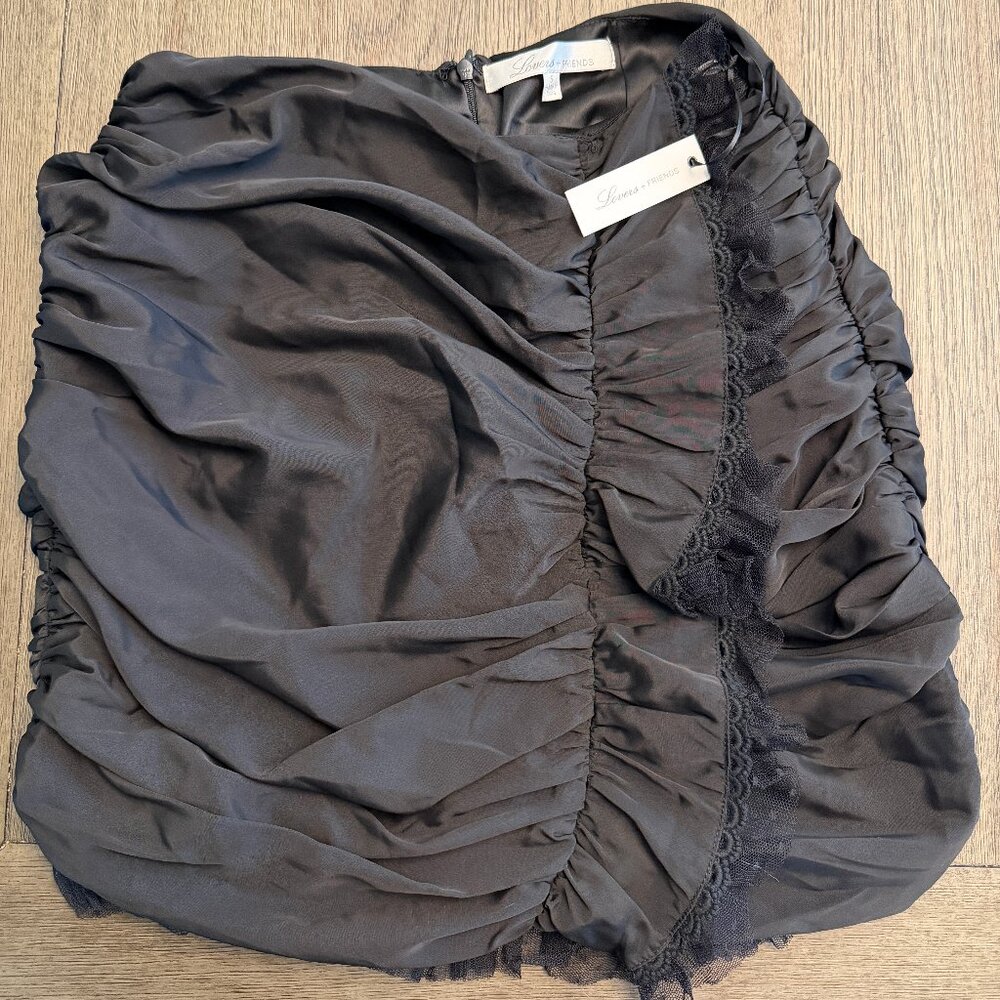 Lovers + Friends Black Ruched Mini Skirt w/ Lace Trim – NWT (Small)